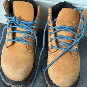 Timberland Kids Tan Boots with Blue Laces